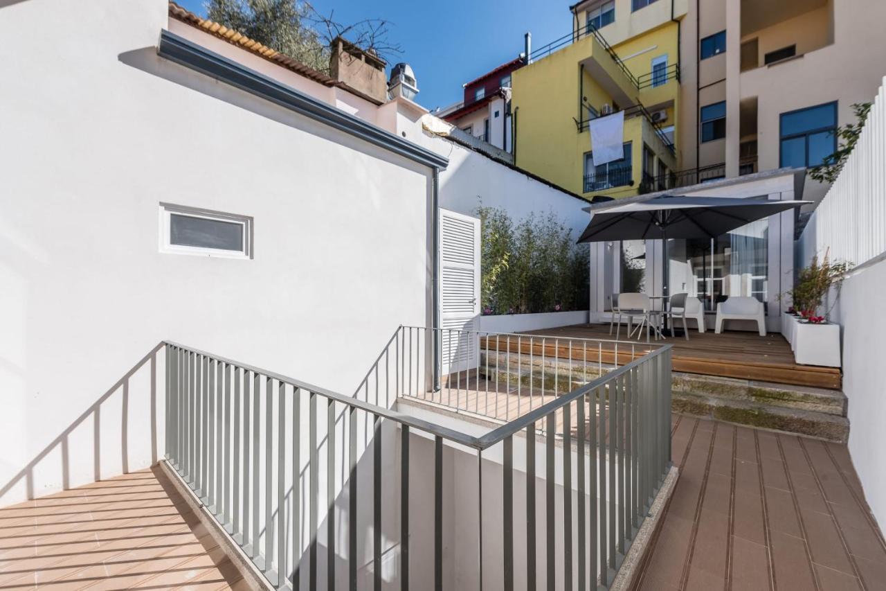 Backyard Palace Terrace Porto Luaran gambar